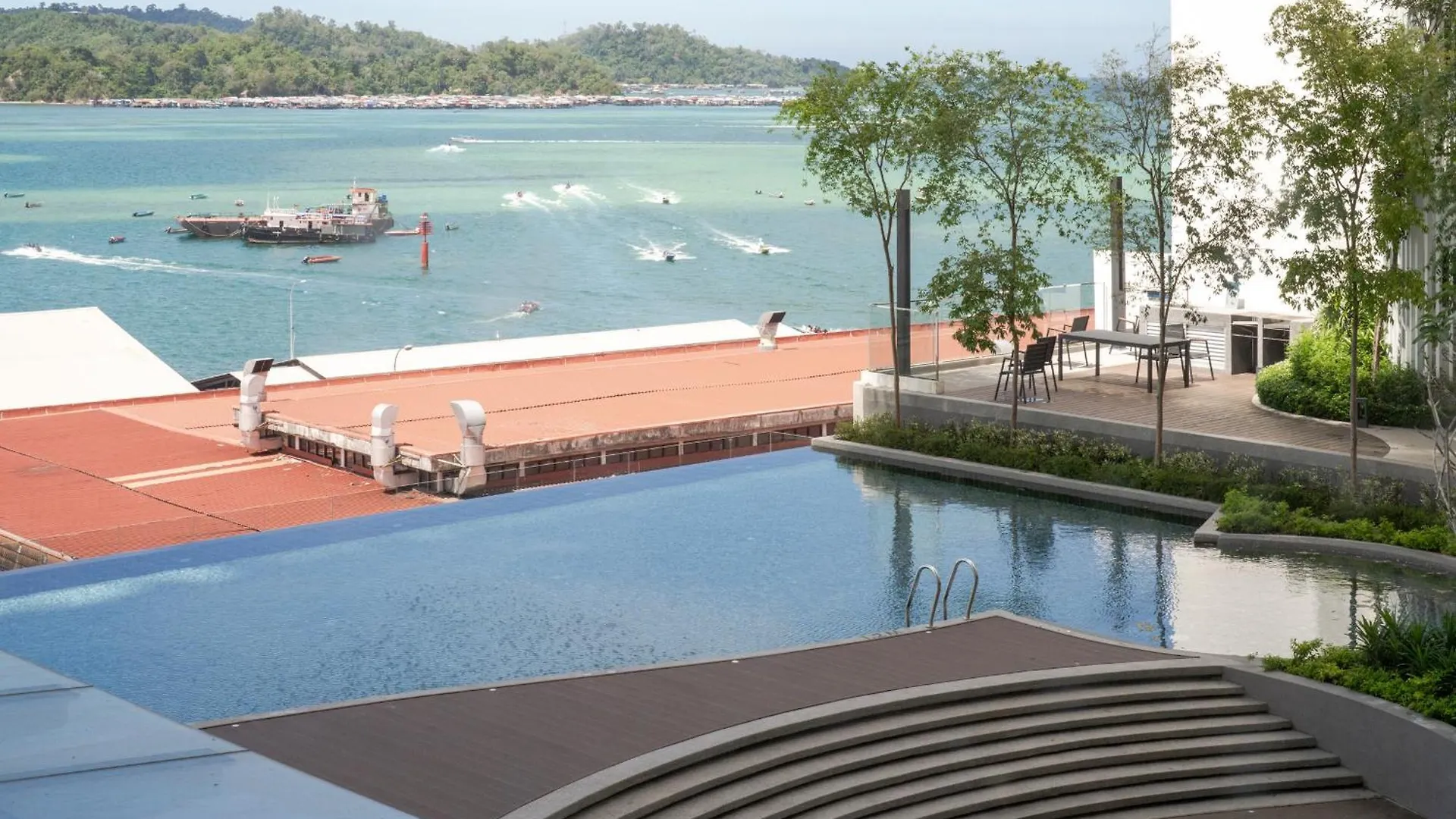 Hotel Citadines Waterfront Kota Kinabalu 4*,  Malasia