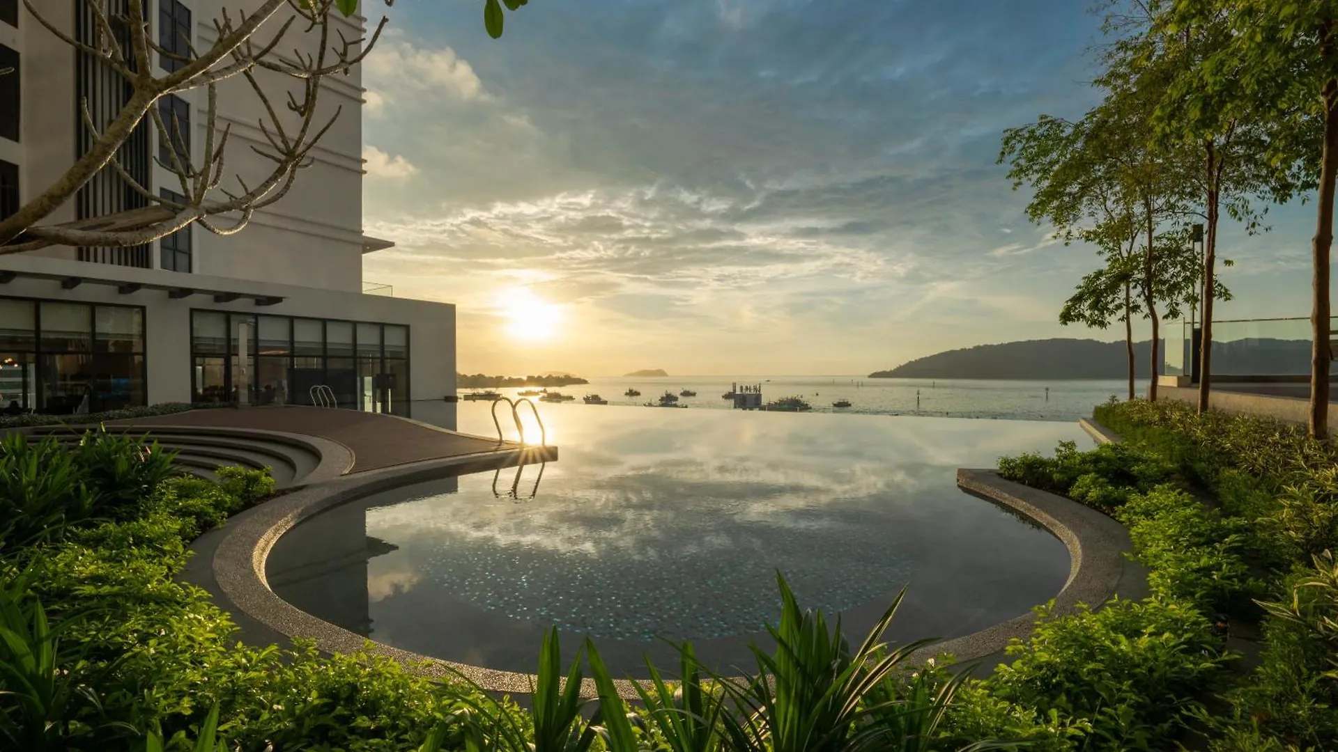 Citadines Waterfront Kota Kinabalu Hotel